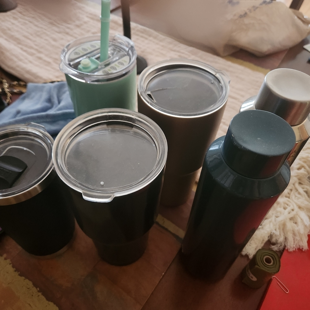 Tumblr cups and stainless steel bottles